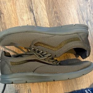 Vans UltraCrush Lite Olive Green Sneakers men’s 6.5 women’s 8